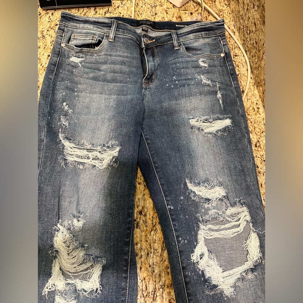 Judy Blue 15/32 Destroyed Boyfriend Jeans